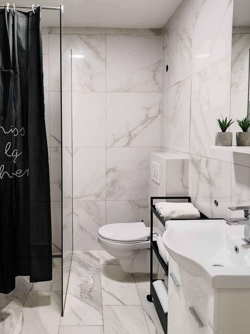 Apartment 8, Bad mit Dusche